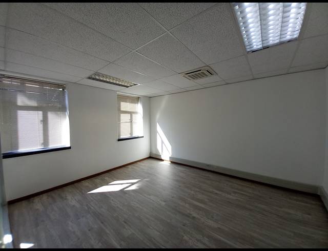 360M² OFFICE TO LET IN BRYANSTON